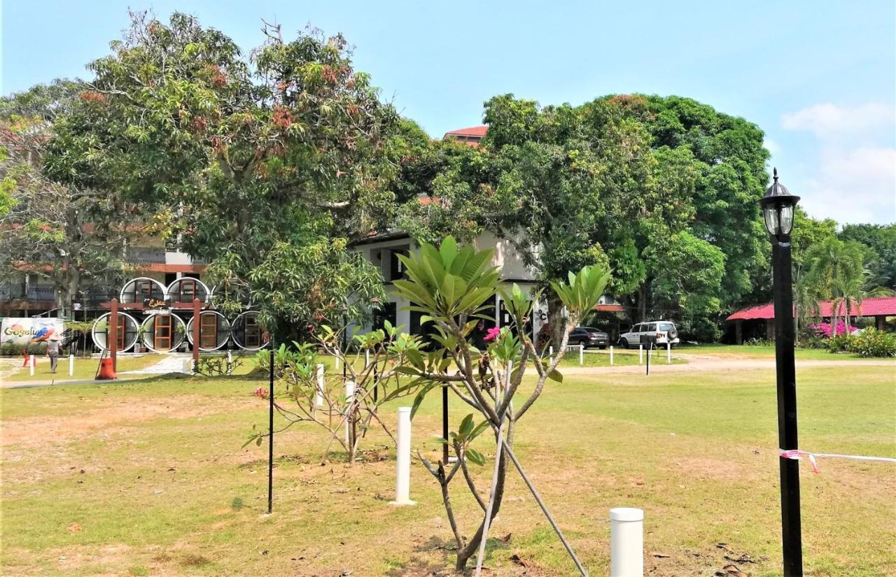 Отель Mango'S Park Порт-Диксон Экстерьер фото